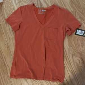 BAILEY SHORT SLEEVE TEE